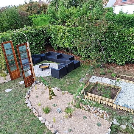 Vila La Taniere Aux Loups Montévrain Exteriér fotografie